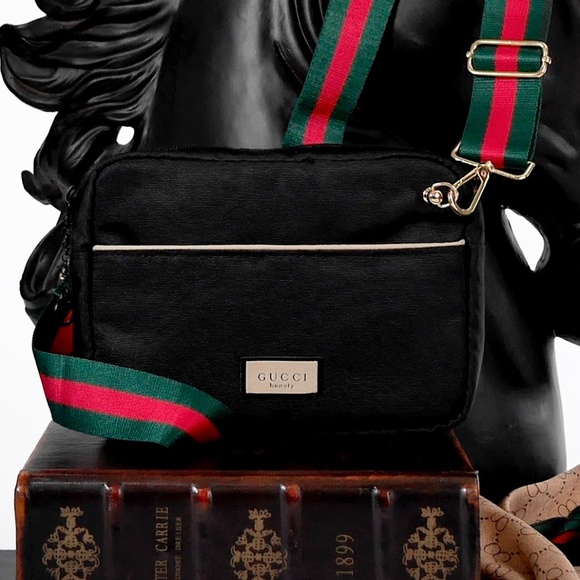 Gucci Bag Crossbody Beauty Pouch NEW - Picture 1 of 6